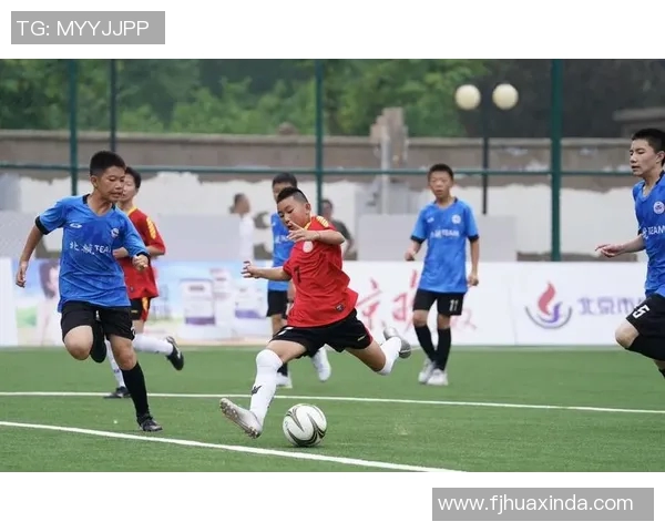 双子座足球明星的魅力与个性解析及其在赛场上的精彩表现