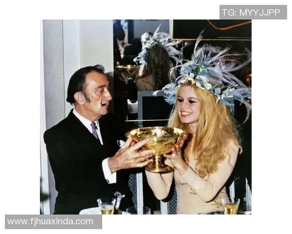 足球明星与记者女友的浪漫故事揭示了体育与新闻界的奇妙交集