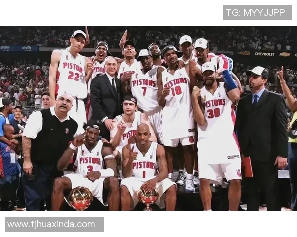 篮球国际明星的辉煌历程与影响力解析：从乔丹到詹姆斯的传奇之路